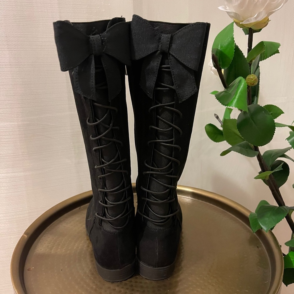 Kenneth Cole Like New Boots with Bow